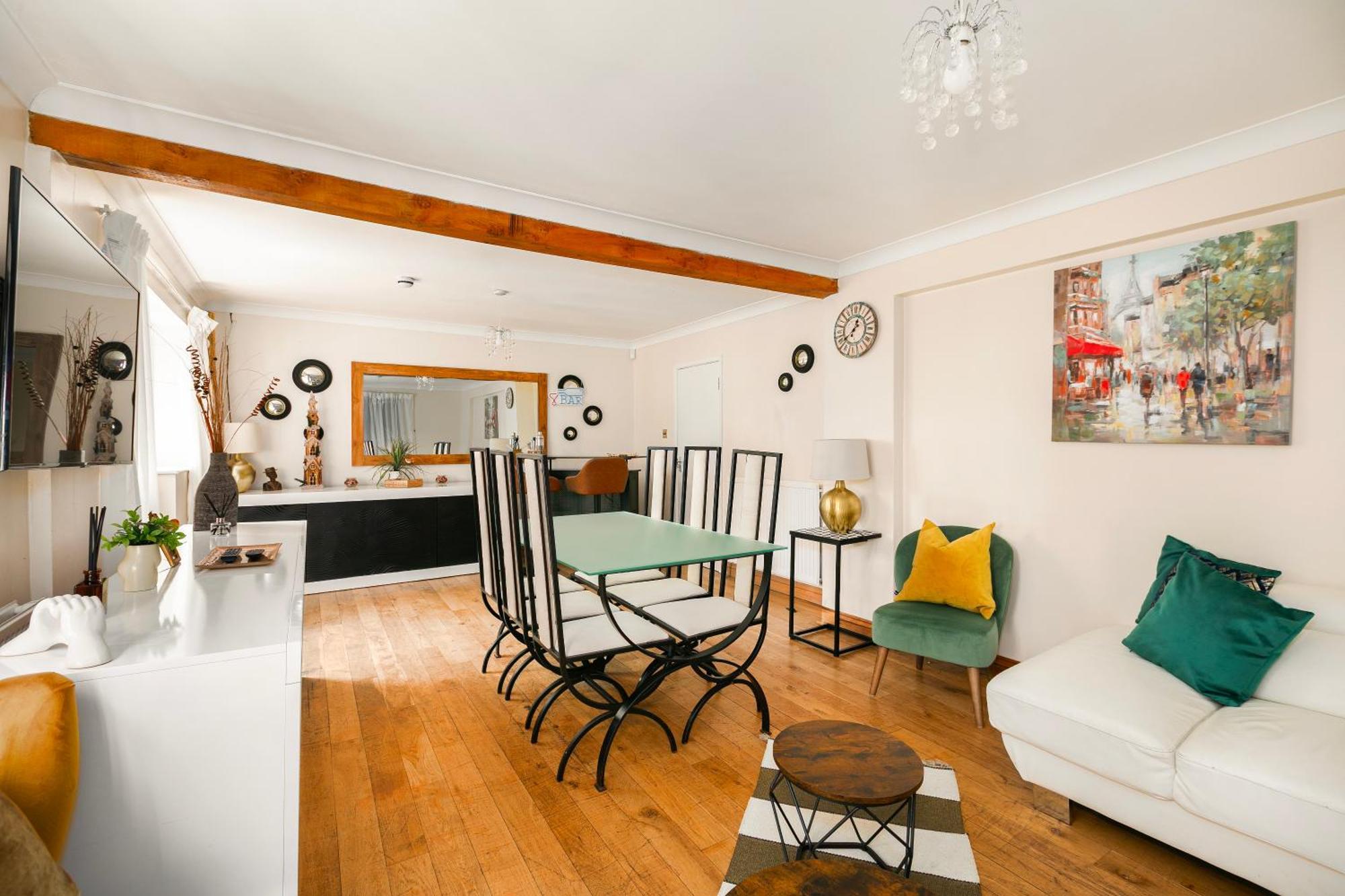 Rural Lodge Stay In Windsor! Hot Tub! Sleeps 20 Брей Экстерьер фото