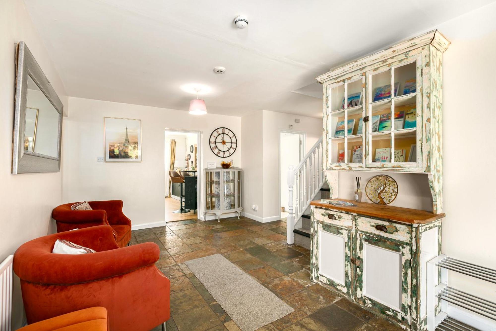 Rural Lodge Stay In Windsor! Hot Tub! Sleeps 20 Брей Экстерьер фото