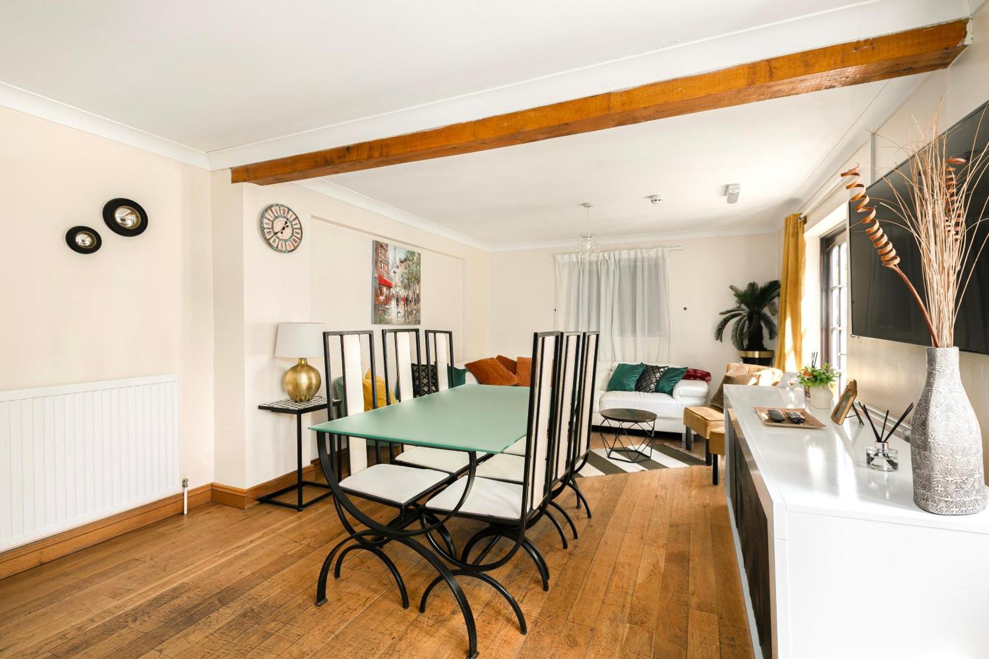 Rural Lodge Stay In Windsor! Hot Tub! Sleeps 20 Брей Экстерьер фото