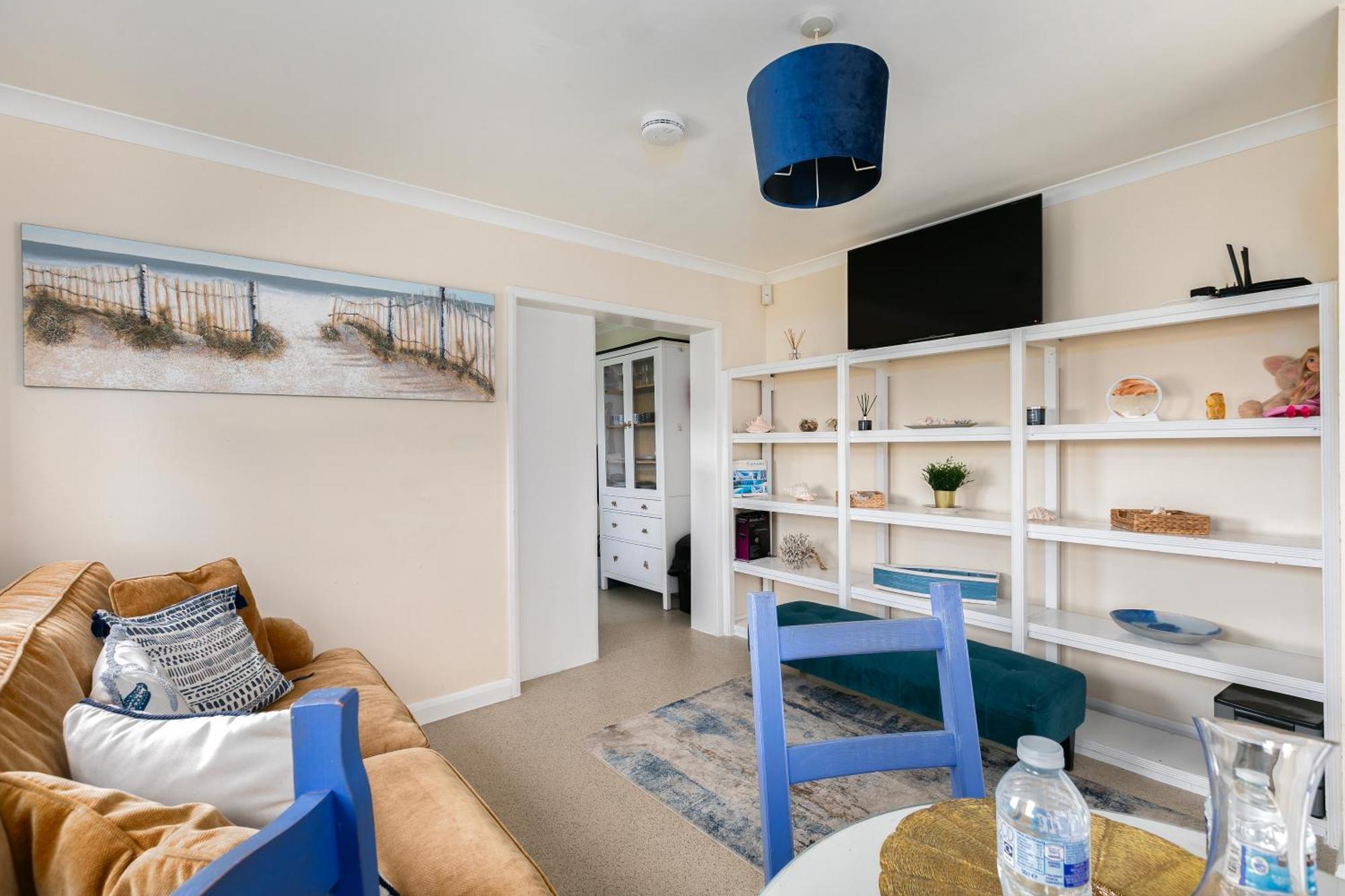 Rural Lodge Stay In Windsor! Hot Tub! Sleeps 20 Брей Экстерьер фото